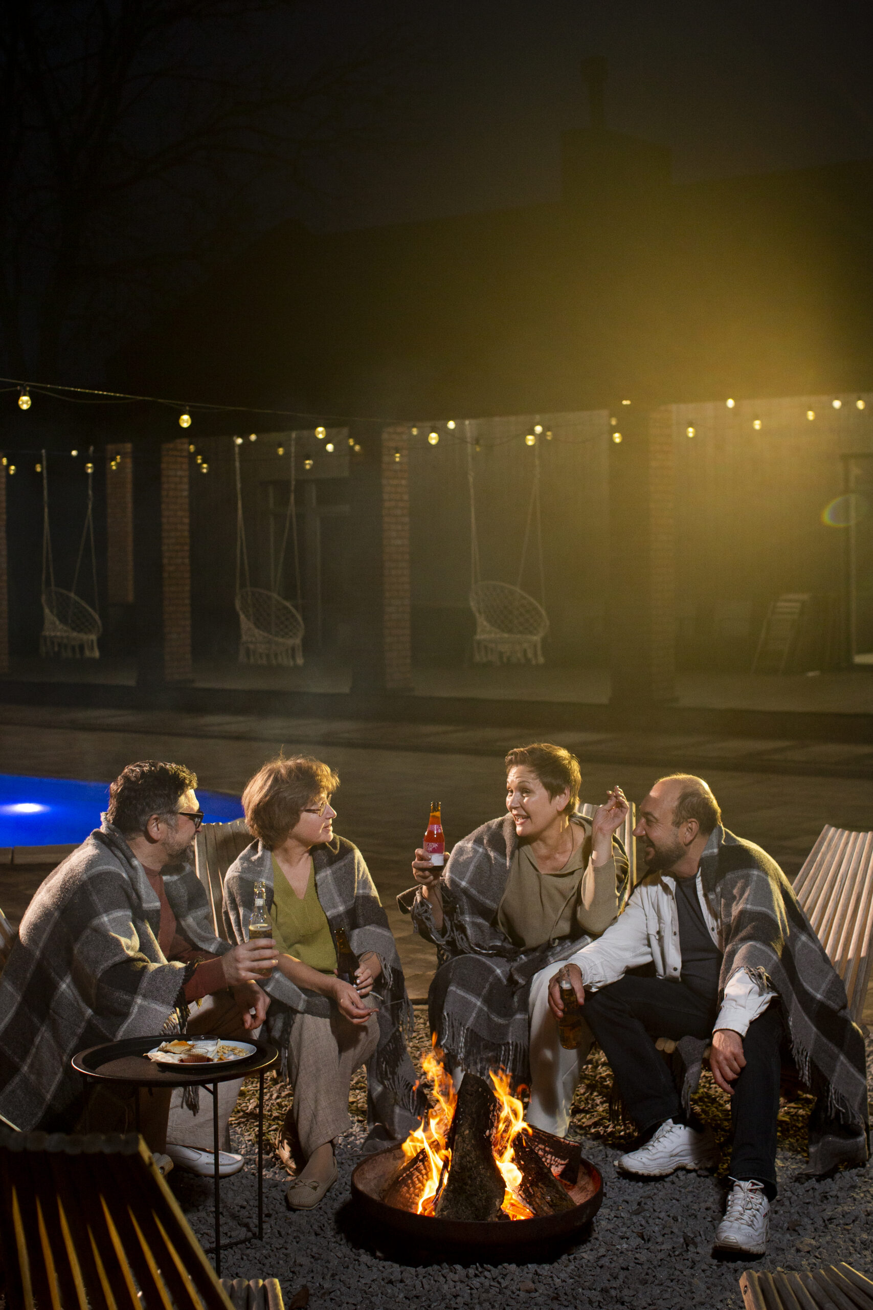 full-shot-senior-friends-night